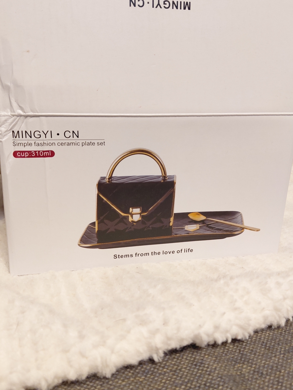 Elegant Black and Gold Handbag-Shaped Ceramic Set